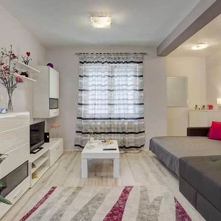 Apartment Biljana Белград Экстерьер фото