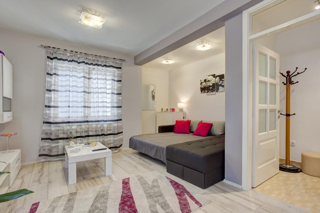 Apartment Biljana Белград Экстерьер фото